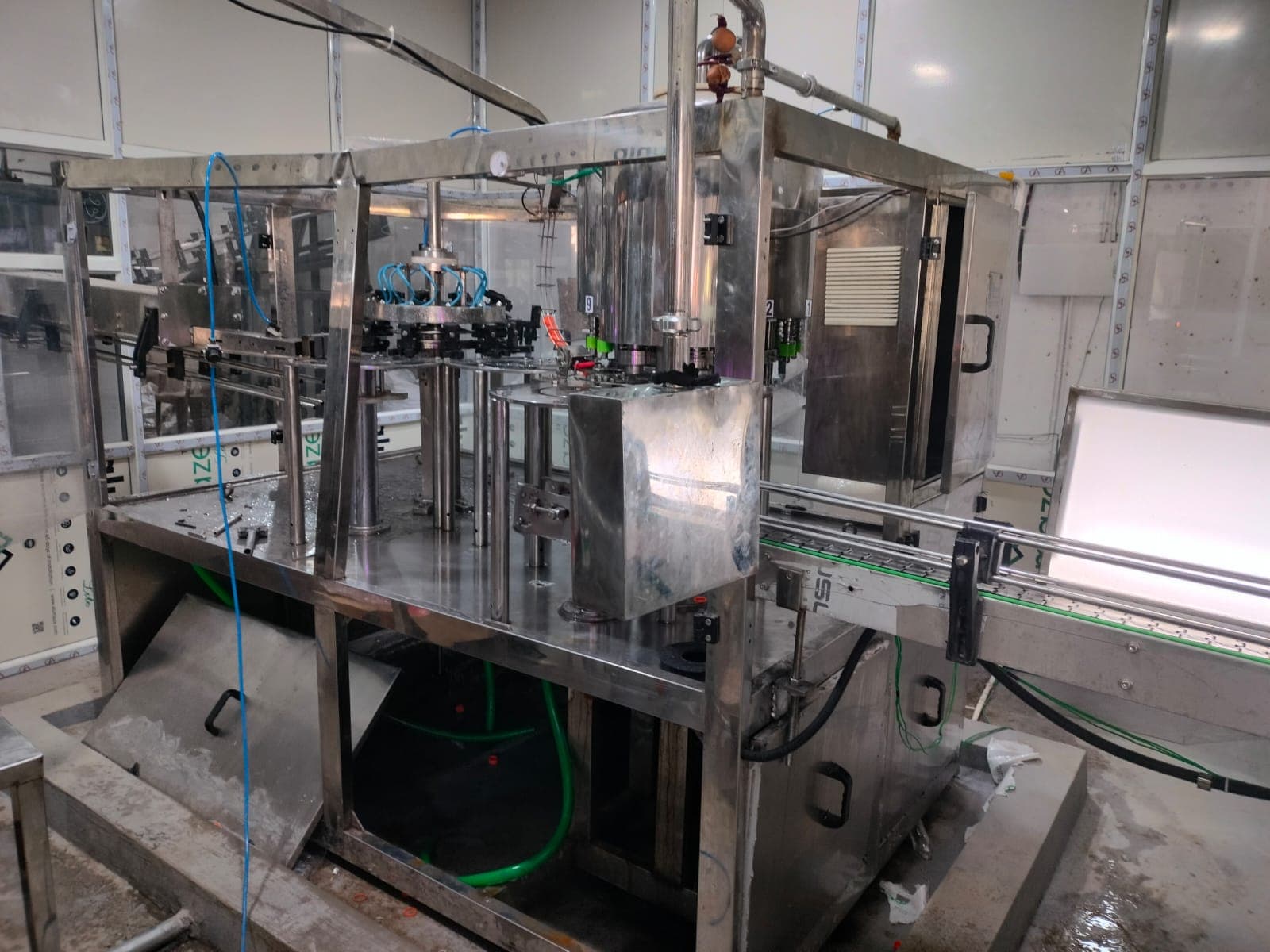 Automated water filling machine